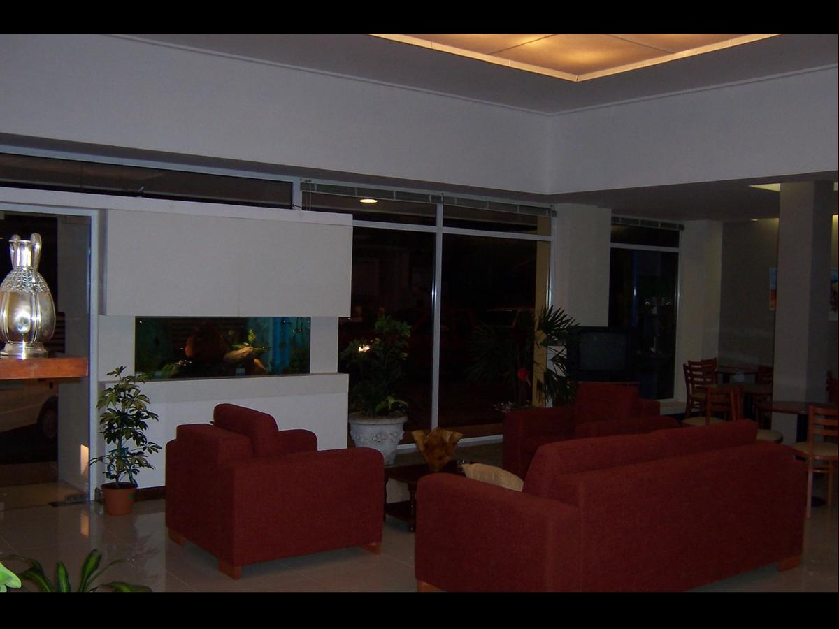 Hotel Trocadero ネコチェア エクステリア 写真
